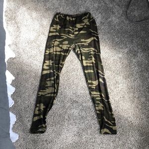 LulaRoe Camo Leggings